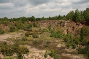 Widok og&oacute;lny na kamieniołom dolomit&oacute;w zachełmie